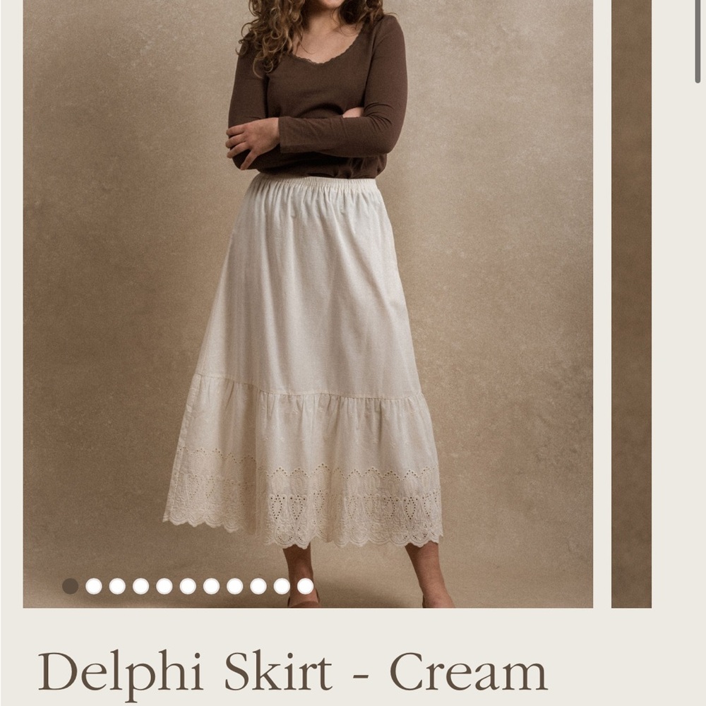 NWT Neuflora Delphi Skirt - Cream